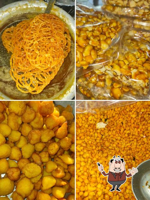 Food at Amalapuram Jilebi Chettukinda