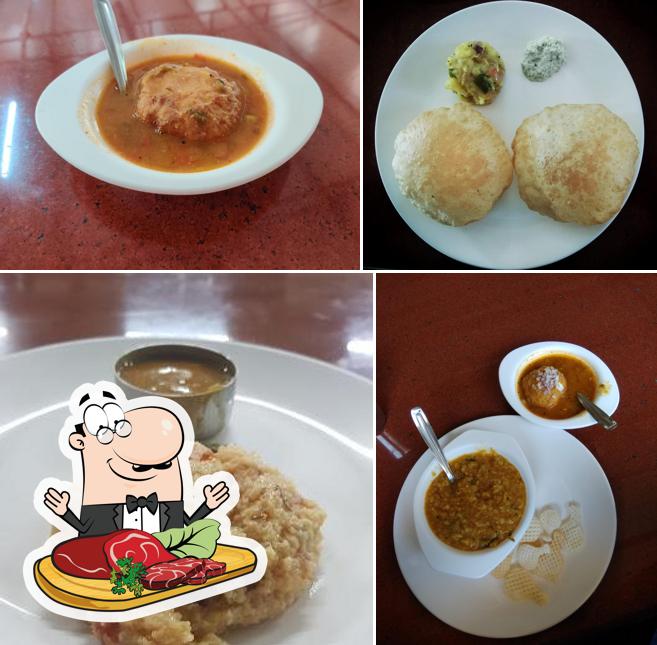 Pick meat dishes at Alankar Suyasevai Unavagam,Ratnagiri, Vellore