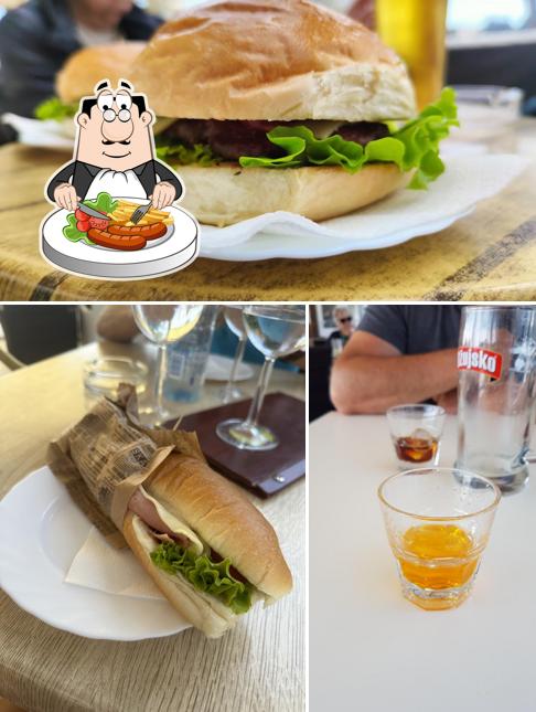 Platti al Fast Food Materada - Johnny