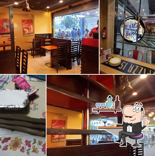 Check out how Pizza Hut GT Central Mall, Jaipur looks inside