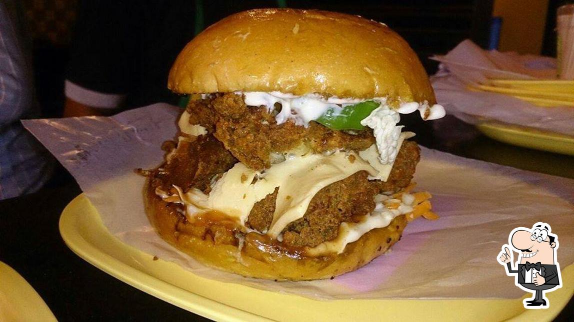 Look at the image of De Burger Cafe