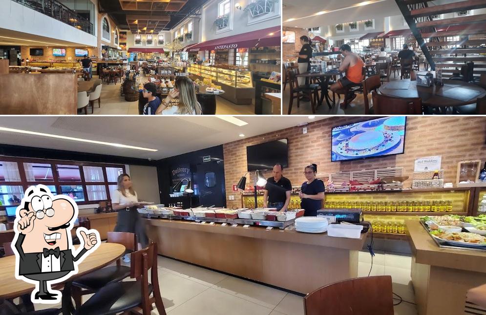 O interior do Emporium Pasto & Pizzas - Eusébio