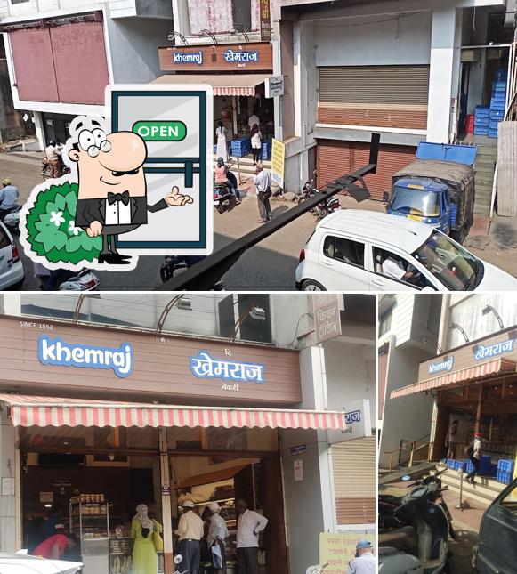 Enjoy the view at the outside area of Khemraj Bakery