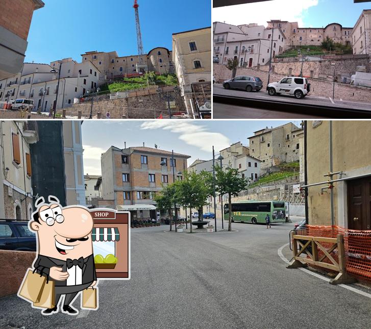 Puoi goderti l'aria fresca da seduto all'esterno di Hotel - Bar - Ristorante Miramonti