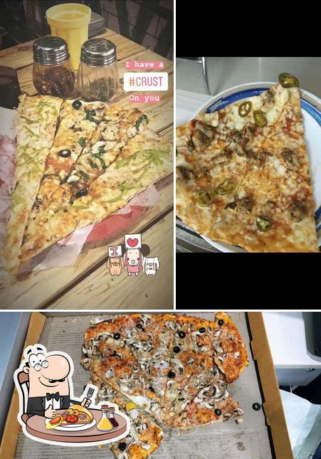 Get pizza at Largo Pizzeria