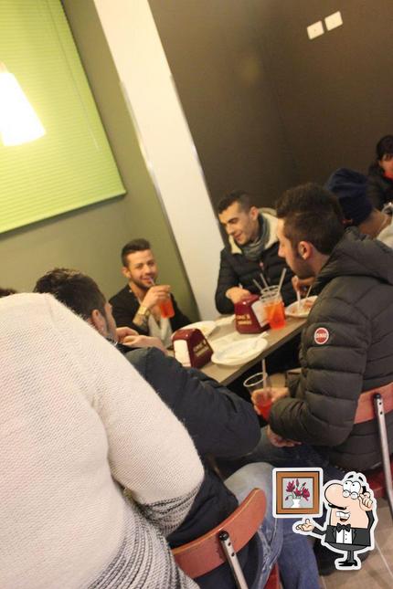 Gli interni di Bar Italia