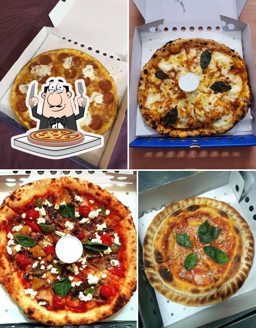 Pick pizza at Nomad Pizza - Traveller Series