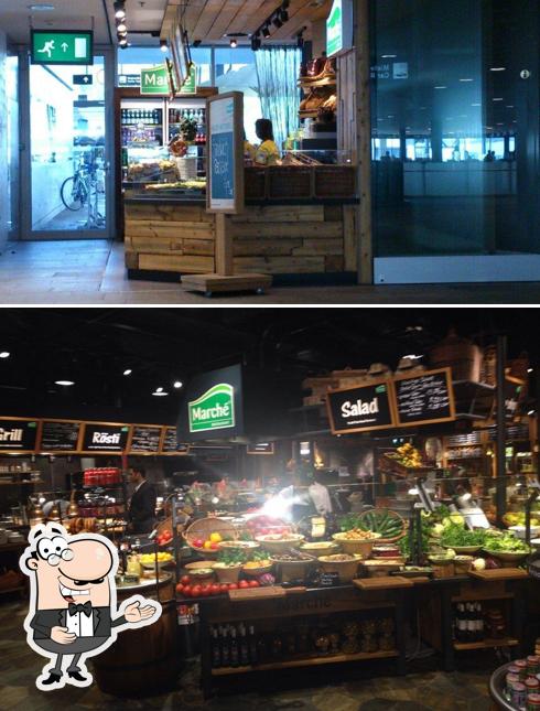 Guarda la foto di Marché