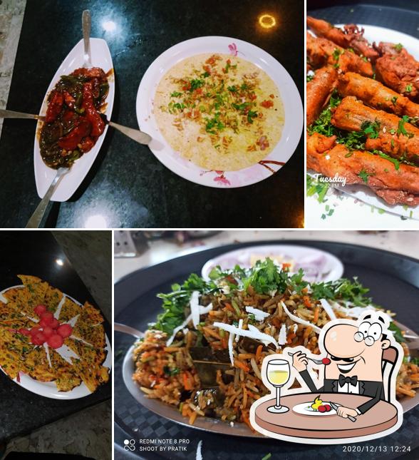 Food at HOTEL SHARVARI VEG RESTAURANT