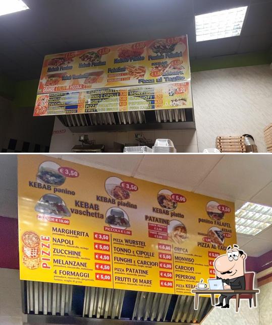 Gli interni di Kebab Assalam