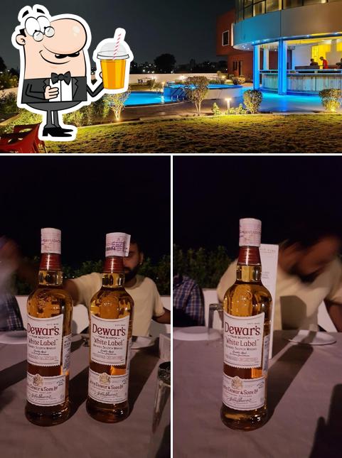 Enjoy a drink at Savanna Farms