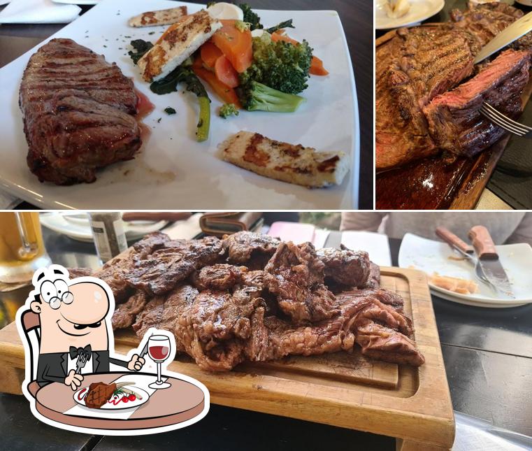 Prove refeições de carne no Fredio´S Parrilla & Bar