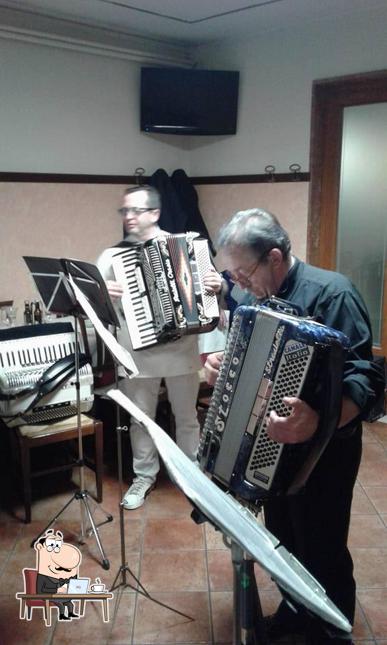 Dai un'occhiata agli interni di Trattoria Pizzeria da Andrea
