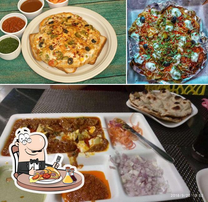 Get pizza at Egg Dee, Vidhyadhar Nagar