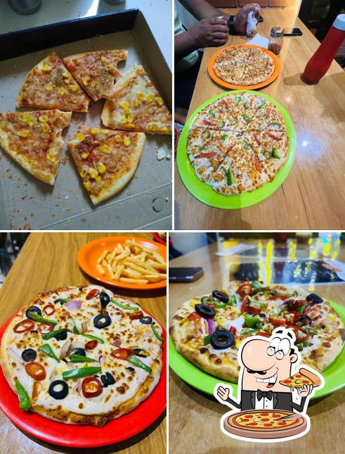 Pick pizza at Pizzagee