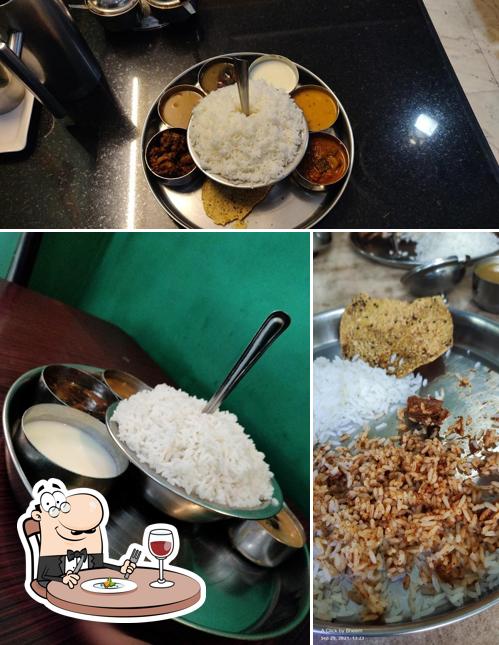 Food at Andhra Bhojnalyam
