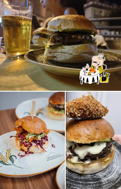 Panino con maiale stirato al LA TOPPERIA HAMBURGER & BEER