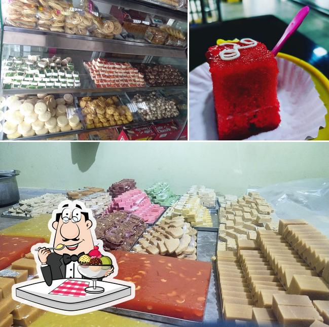 நியூ கணபதி பேக்கரி offers a selection of desserts