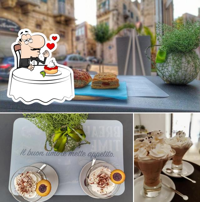L'ancora Café serve un'ampia varietà di dolci
