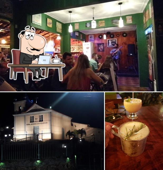 O interior do El Farol Bar