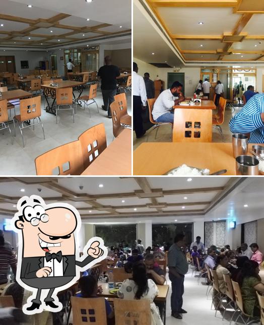 Check out how Surguru Restaurant ஸற்குரு உணவகம் looks inside
