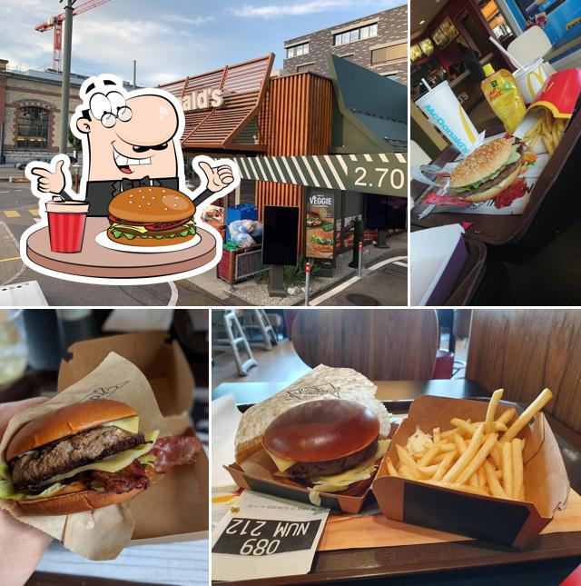 Ordina un hamburger a McDonald’s