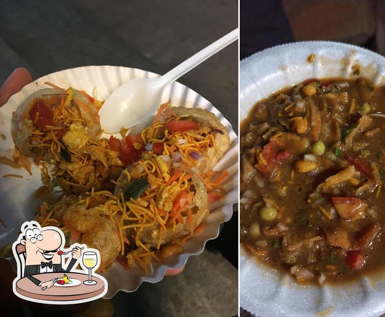 Food at Gupta Samosa & Chats