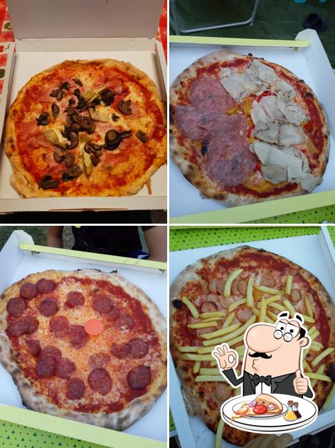 Scegli una pizza a Pizzeria Alla Tavernetta