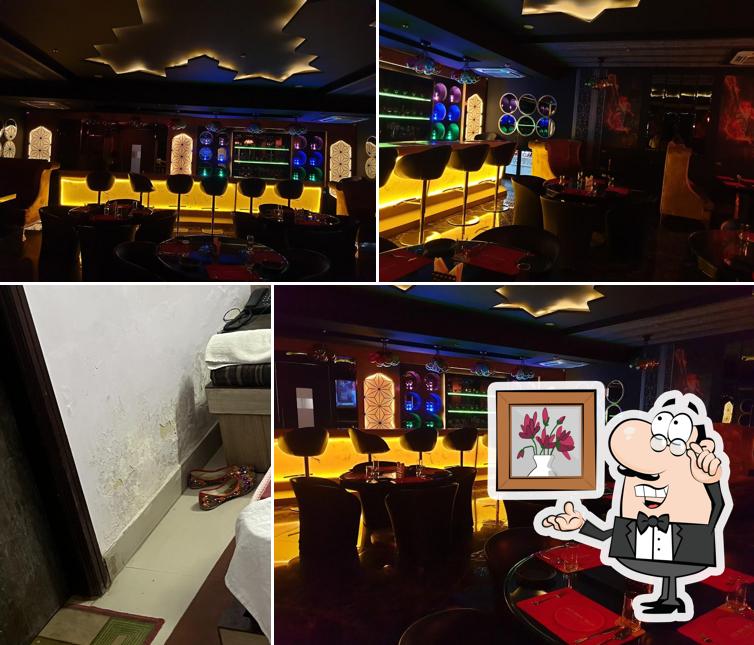 The golden bird bar by radiance park