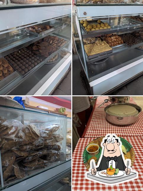 Food at Veni's Swagruha Foods & Caterers