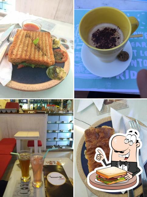 Grilled cheese sandwich at Le Mission cafe