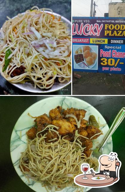 Food at Lucky Plaza Restaurant