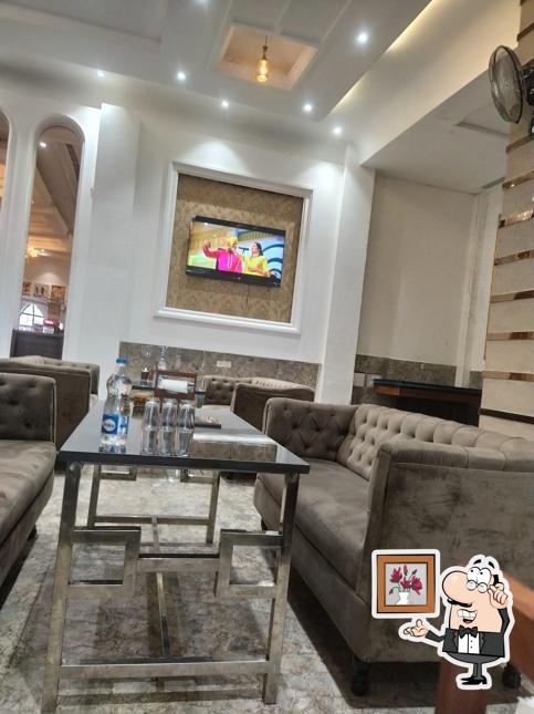 The interior of Pehalwan Da Dhaba