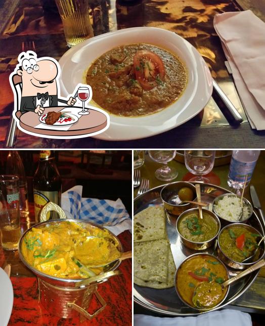 Prenditi i un pasto a base di carne a Kathmandu Restaurant