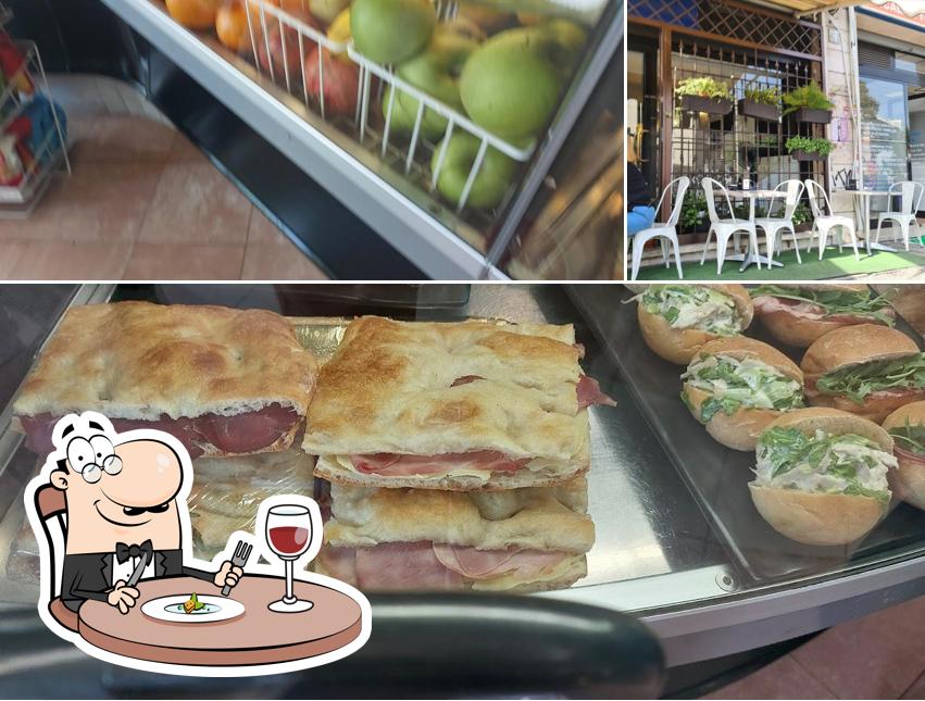 La immagine della cibo e interni di Sporto Caffè