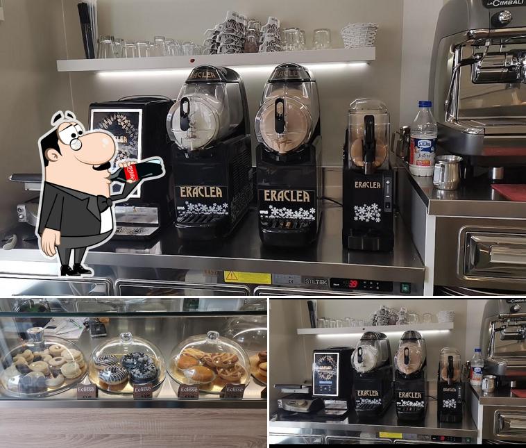 La foto di bevanda e cibo da Caffetteria Eclisse