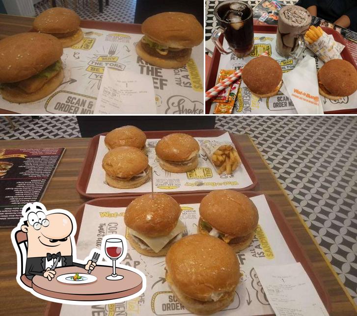 Meals at Wat-a-Burger! - India ka Burger