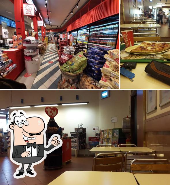 Siediti a un tavolo di Autogrill Crocetta Sud