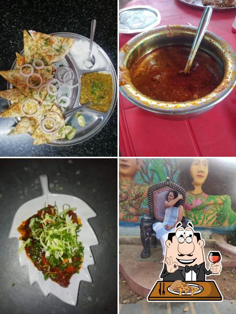 Order pizza at Jagadeesh Da Dhaba ಜಗದೀಶ ದಾ ಧಾಬಾ