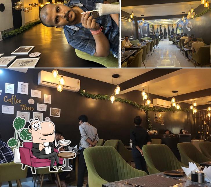 Take a seat at one of the tables at THE MOM’S CAFE & DINE