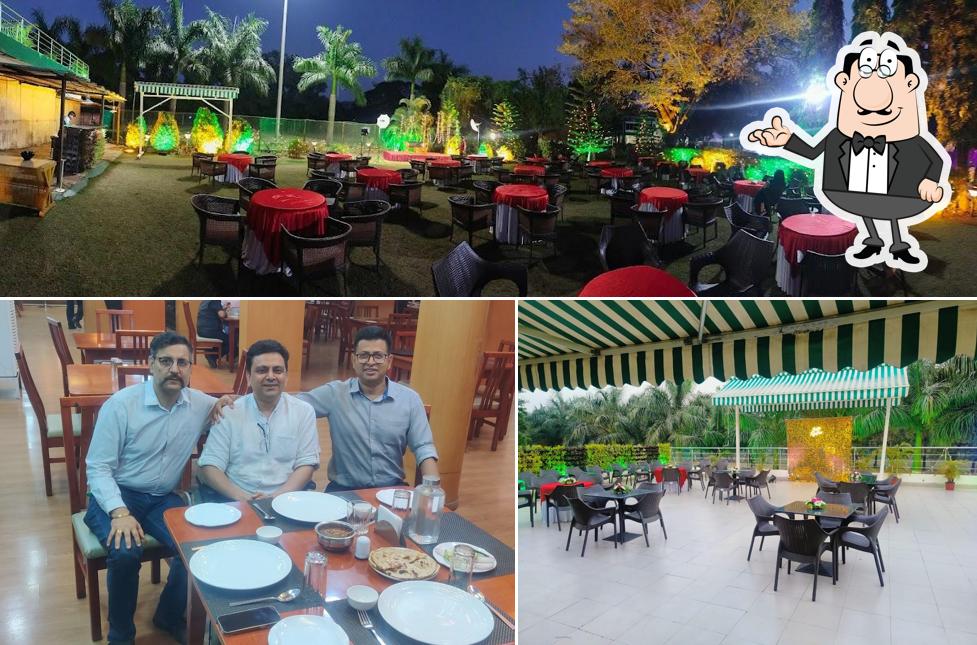 Check out how COM Bar looks inside