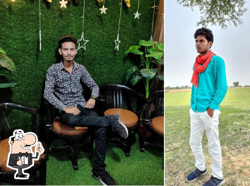 Here's a photo of Patel Samosa Bhandar