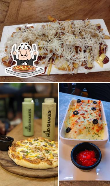 At The Mud Shakes Kamla nagar, you can taste pizza