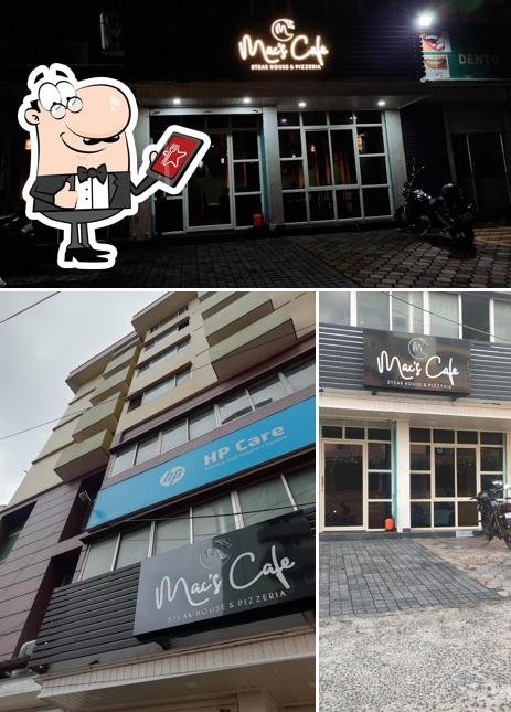 The exterior of Mac's Cafe Steak House & Pizzeria