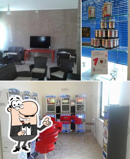Gli interni di Dolmen Bar