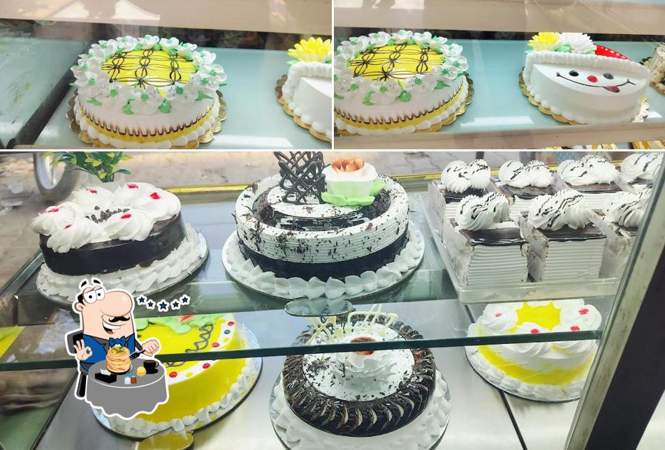 Meals at Leloji cake and pizza point