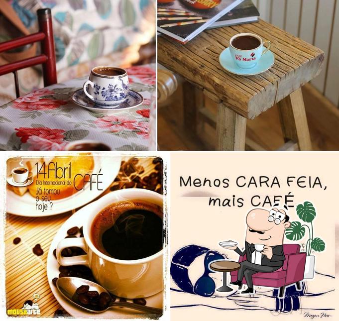 O interior do Café Vó Maria
