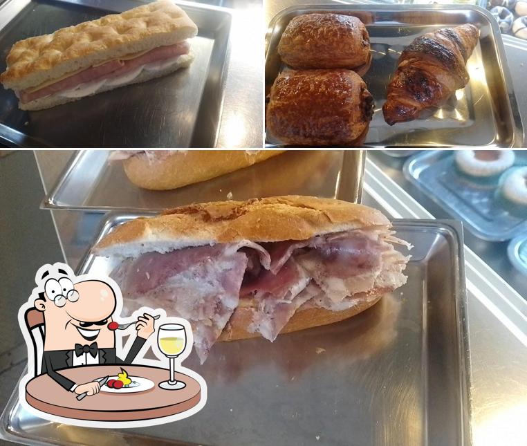 Platti al OM&GA Street Food
