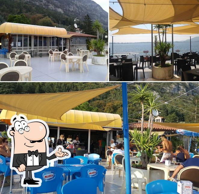 Gli interni di Easy Bar