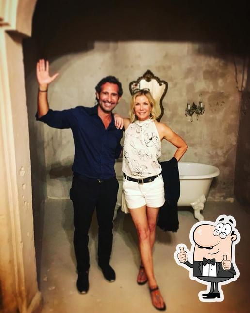 Ecco un'immagine di Dama Lounge